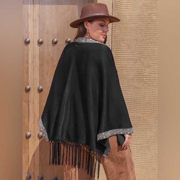 Plus Size Geometric Open Front Fringe Hem Cardigan - Picture 2 of 6